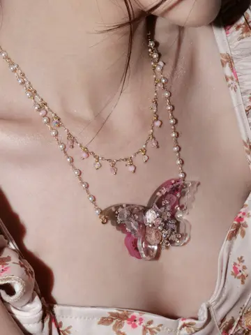 สร้อยคอผีเสื้อ Her Floral