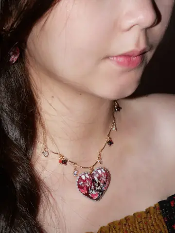 สร้อยคอหัวใจ Scarlet Heart