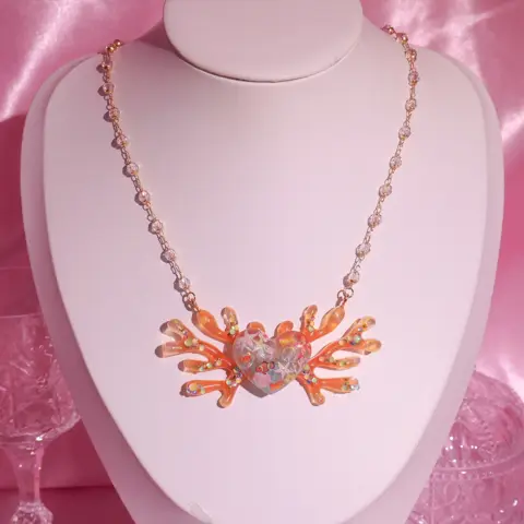สร้อยคอหัวใจกลาง Marine Coral
