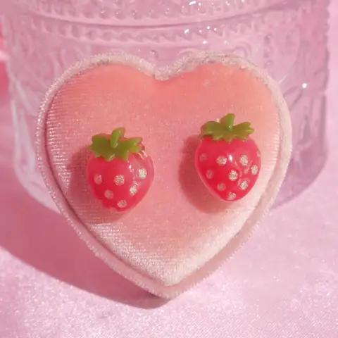 ต่างหู Strawberry Icepop