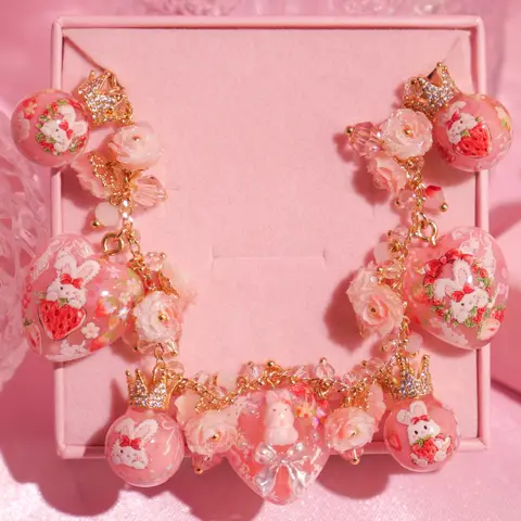 ข้อมือ Strawberry Bunny Ribbon Full