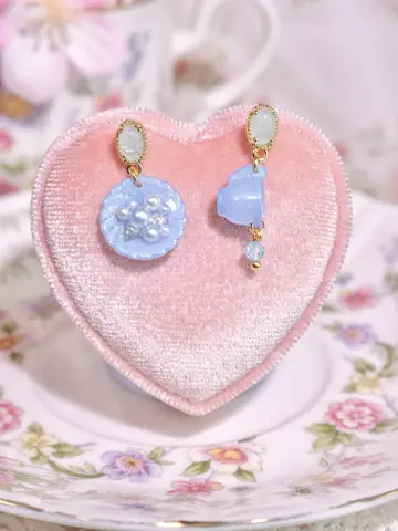 ต่างหูถ้วยจานเดี่ยวฟ้า Fleur Glassy Pour