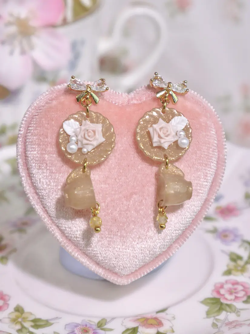 ต่างหูถ้วยจานคู่น้ำตาลทอง Fleur Glassy Pour ต่างหู MIMEAR