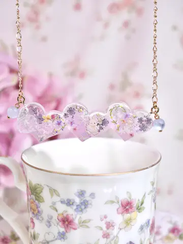 สร้อยคอใจเรียงถ้วยหยดน้ำชา Fleur Glassy Pour