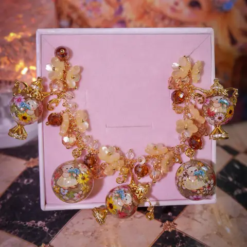 ข้อมือ Wish Lamp ตะเกียงสวนดอกไม้หมี