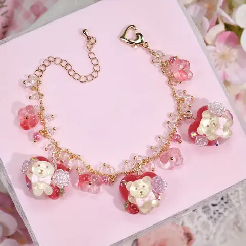 ข้อมือใจแดงหมีสตรอว์เบอร์รี