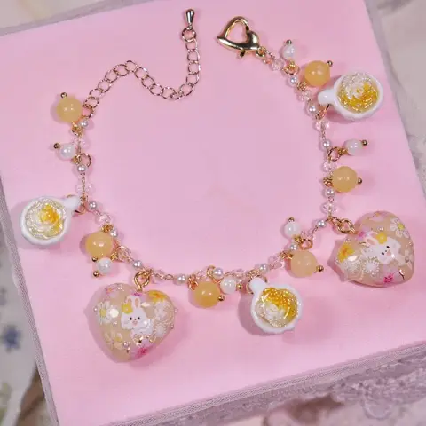 ข้อมือกระต่ายแก้วชาเหลือง