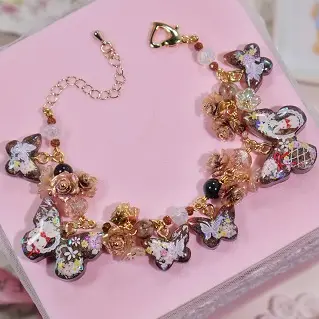ข้อมือผีเสื้อน้ำตาลวินเทจ