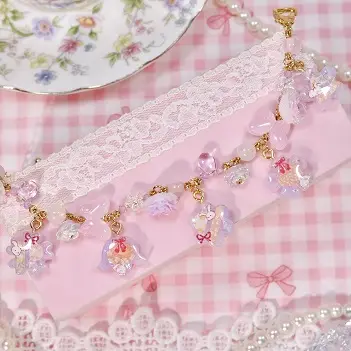 ข้อมือดอกไม้ชมพูม่วงกระต่ายขาว